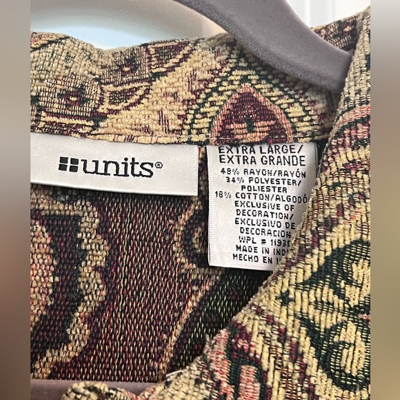 Units tapestry paisley jacket with wood buttons - Picture 5 of 6